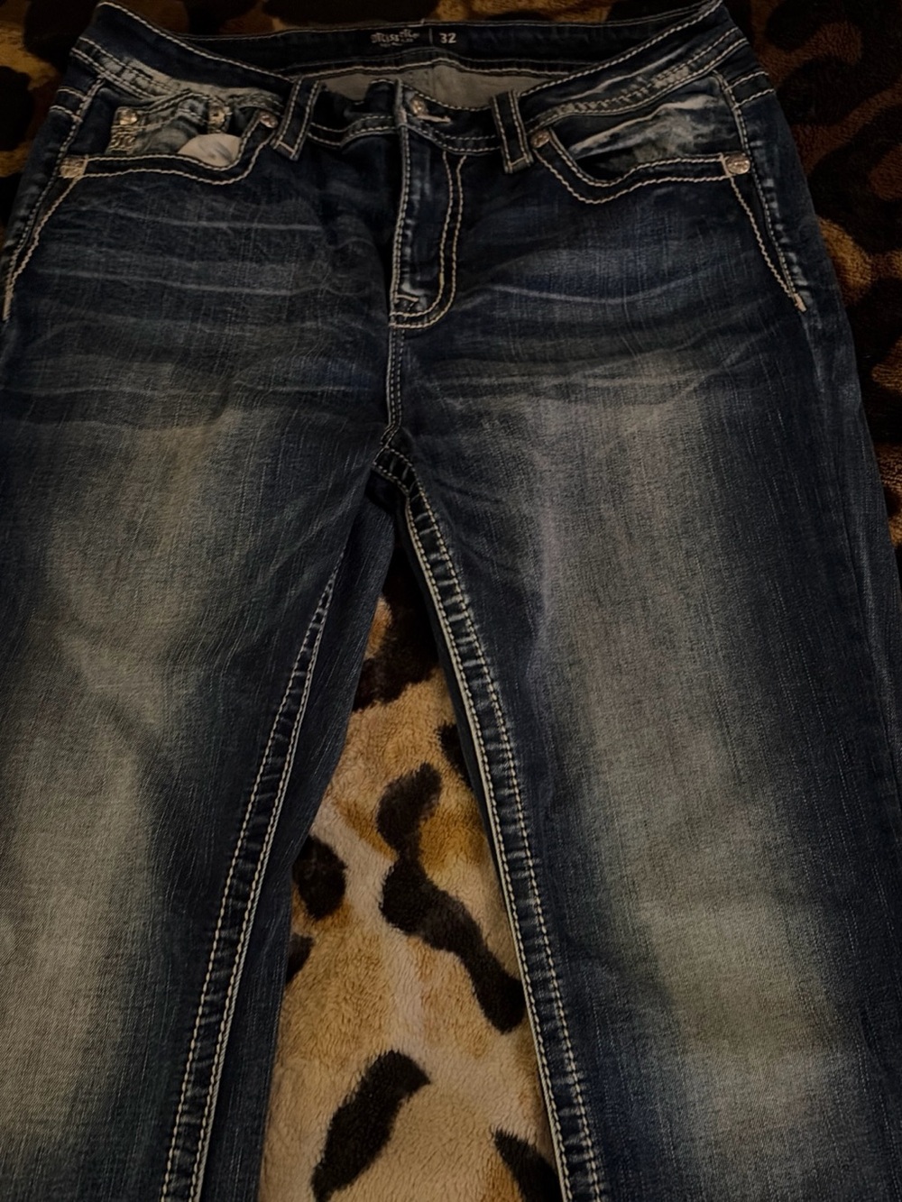 Women's Straight Leg Jeans - Dark Blue Wash